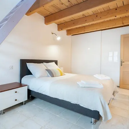 Le Relais De Bellemaison Montfrin