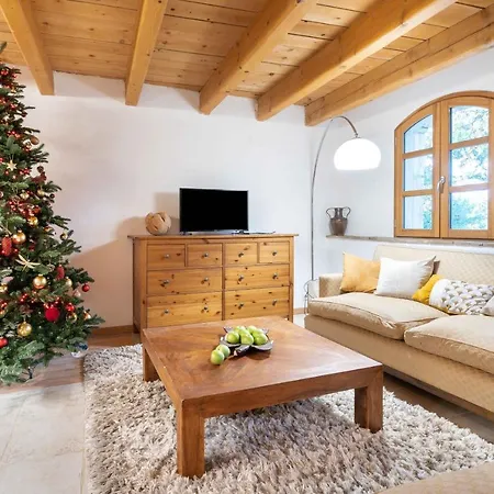 Le Relais De Bellemaison Nyaraló Montfrin